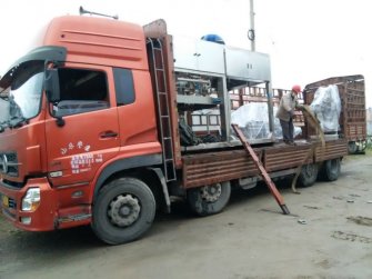 熱烈慶祝棗莊三維首臺不銹鋼防腐全自動(dòng)包裝機(jī)發(fā)往湖北三祥